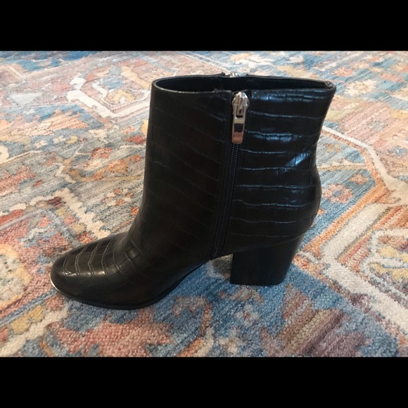 Nine West booties - Picture 4 of 9